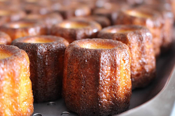 摂田屋キャラメルカヌレ