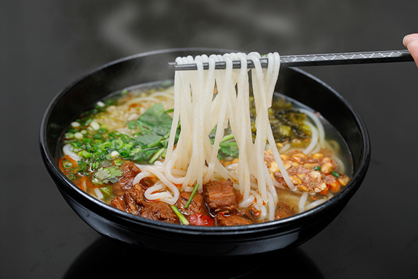 牛筋ミーフン(牛腩粉)