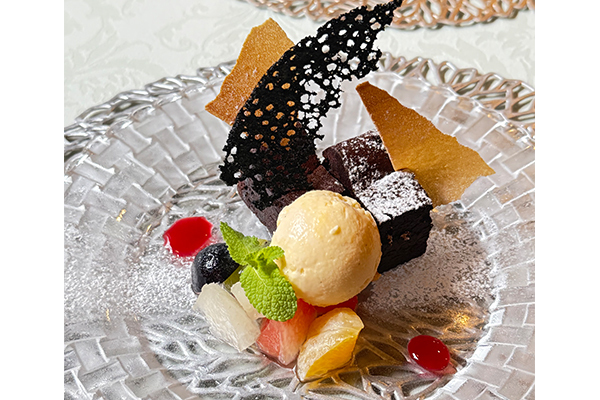 濃厚ガトーショコラと自家製バニラアイス