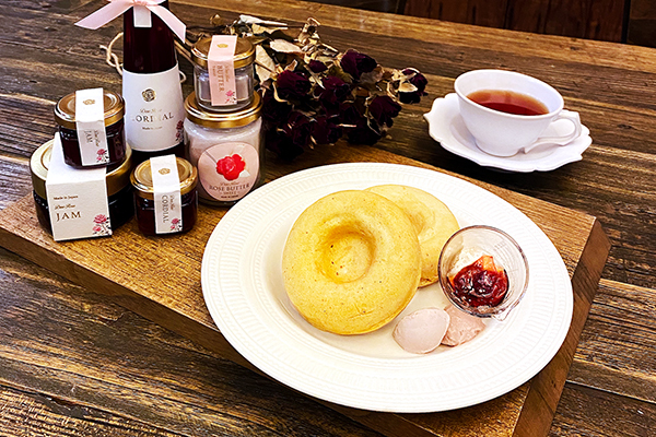 ブラウンライスリングパンケーキ　玄米ヴィーガンジェラート添え