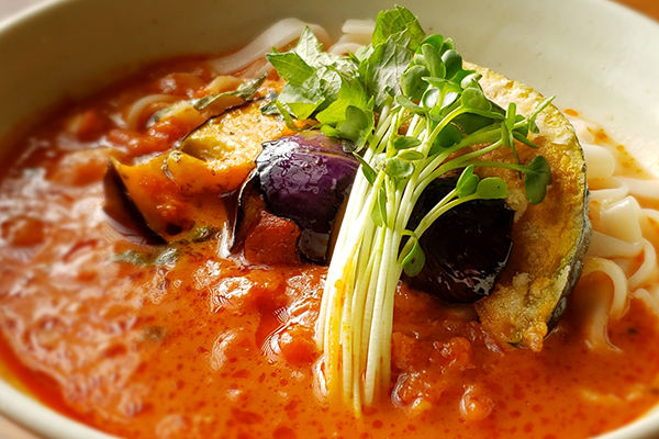 トマトカレーうどん