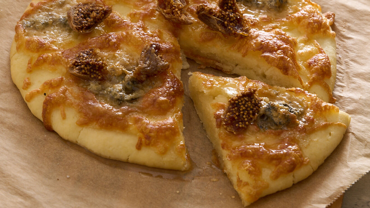 米粉のチーズ＆ハニーピザ