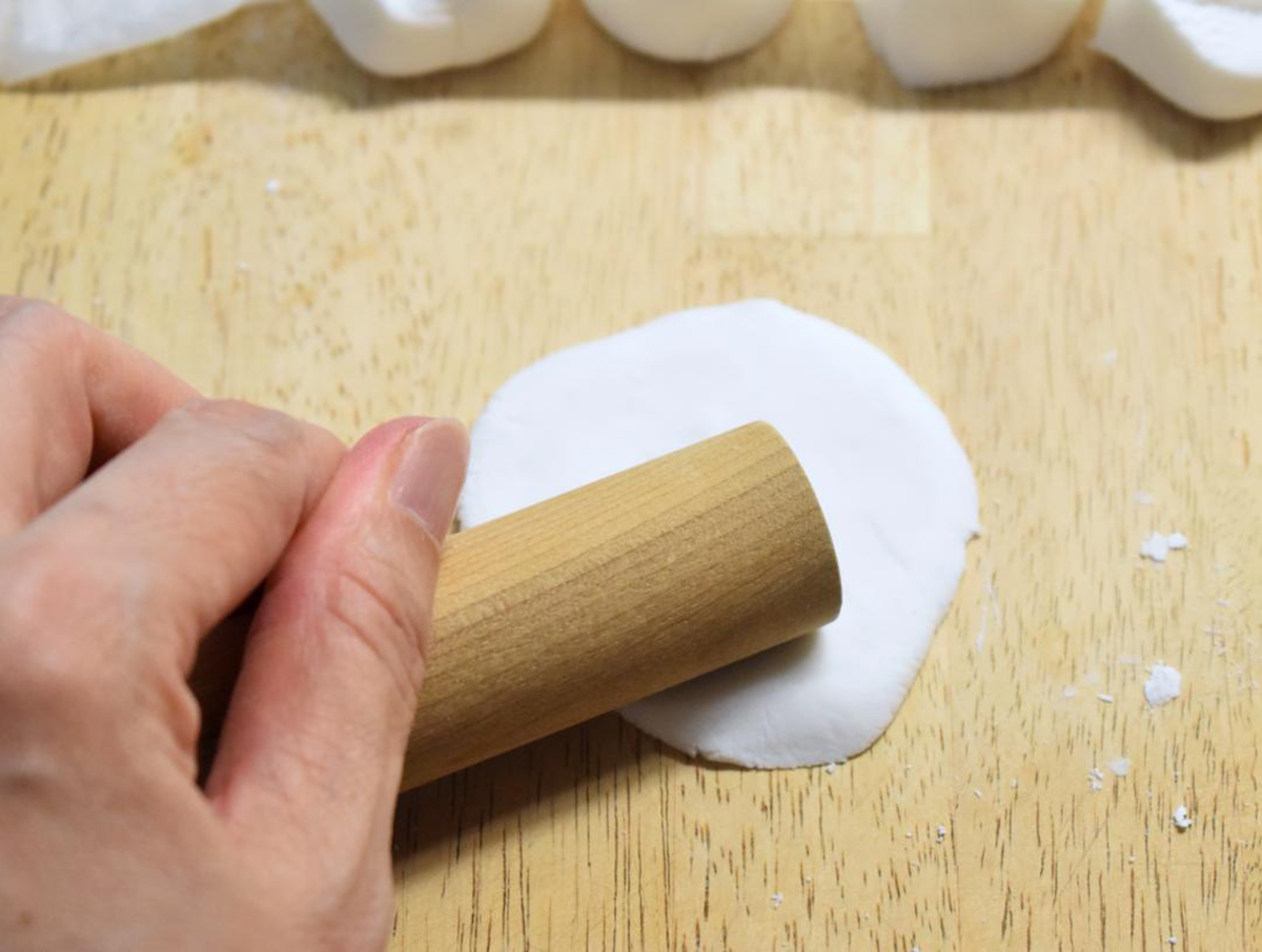 めん棒で成形する